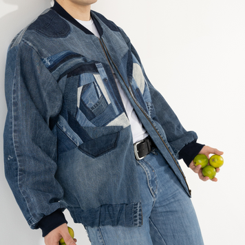 Джинсова куртка-бомбер з переробленого деніму "Цвіт" 33 фото